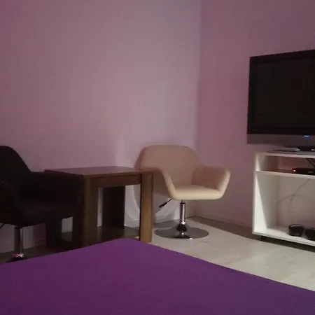 Hello Гостьовий будинок