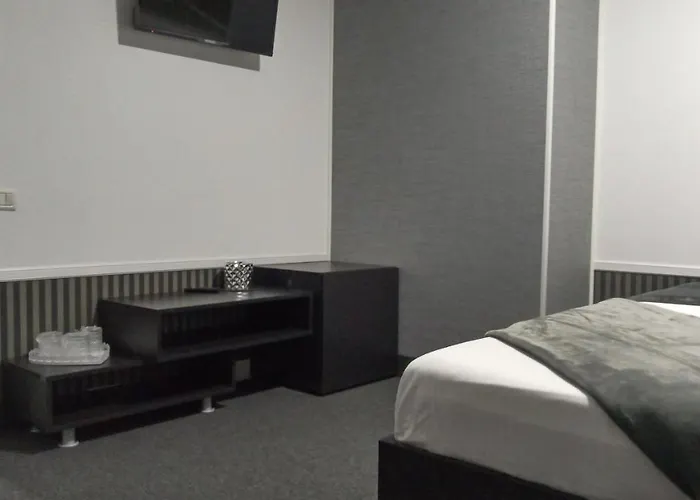 Hello Гостьовий будинок