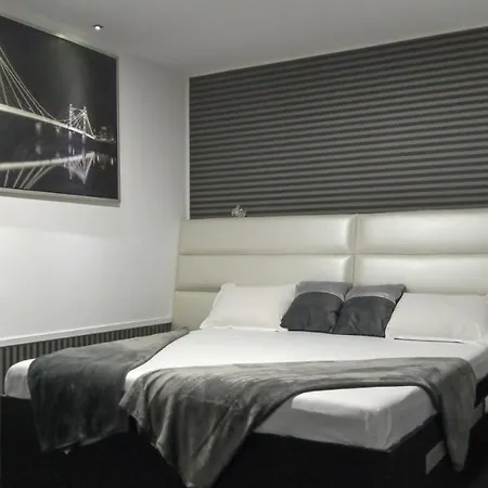 Affittacamere Hello 4*